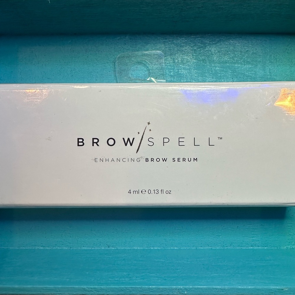BROW SPELL ENHANCING BROW SERUM NEW SEALED 4ml